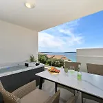 Amarilis With Private Jacuzzi *